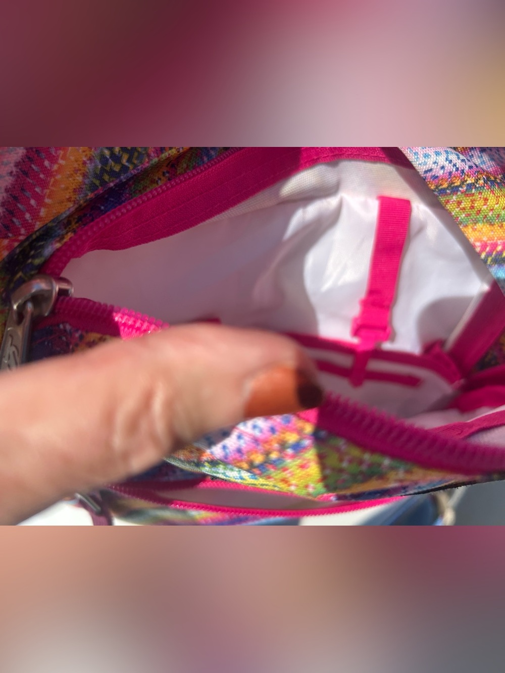 Backpack w/ multiple zipper compartments. - Picture 10 of 12
